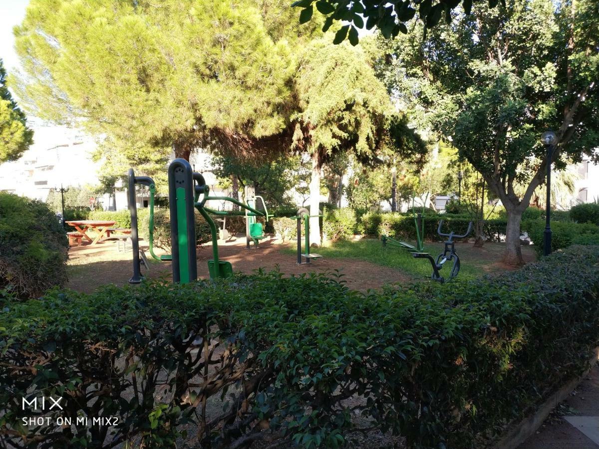 Beautiful House In Alimos Near To The Beach And Metro Athen Eksteriør billede