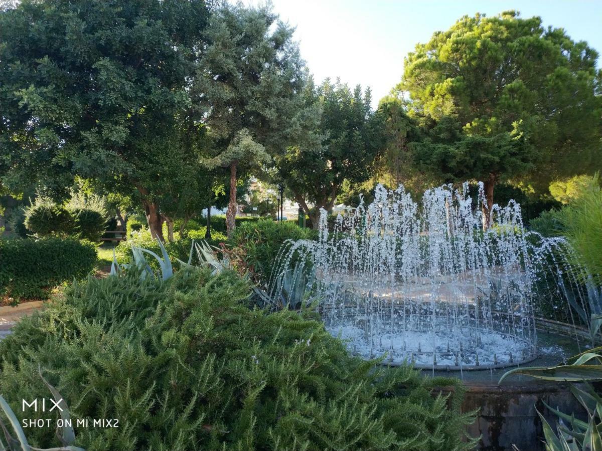 Beautiful House In Alimos Near To The Beach And Metro Athen Eksteriør billede